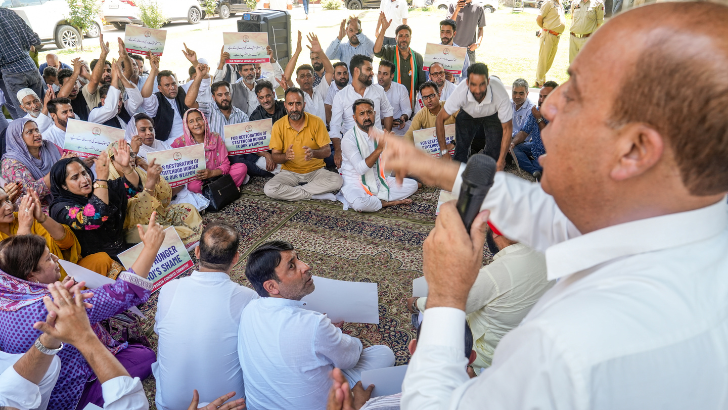 https://www.salarnews.in/public/uploads/images/newsimages/maannewsimage09082025_164350_728x410 Design (52).png